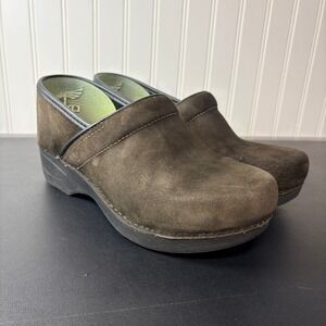 Dansko XP 2.0 Clogs Womens 40 Brown Suede Slip Resistant Professional Shoes
